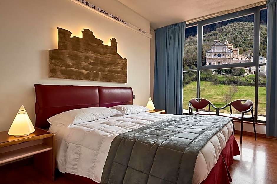 Albornoz Palace Hotel