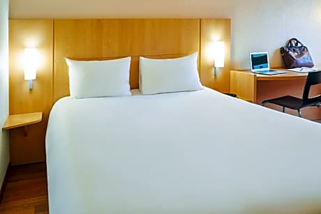 Standard Room With 2 Zip-Beds