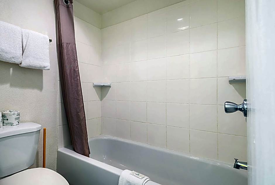 Studio 6 Extended Stay - Greensboro, NC