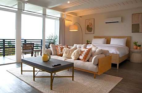 Hollywood Hills Hotel