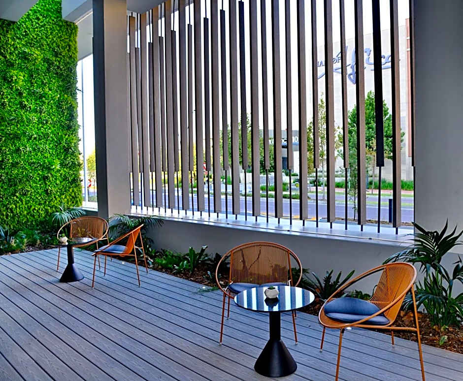 Courtyard Hotel Waterfall City