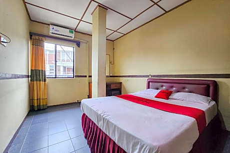 RedDoorz near Akau Potong Lembu Tanjung Pinang