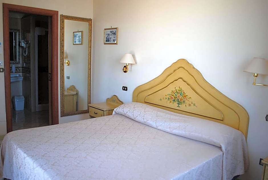Villa Tina Hotel