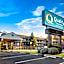 Quality Inn & Suites At Dollywood Lane