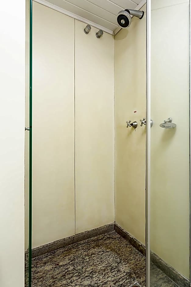 Roochelle Corporate Hotel