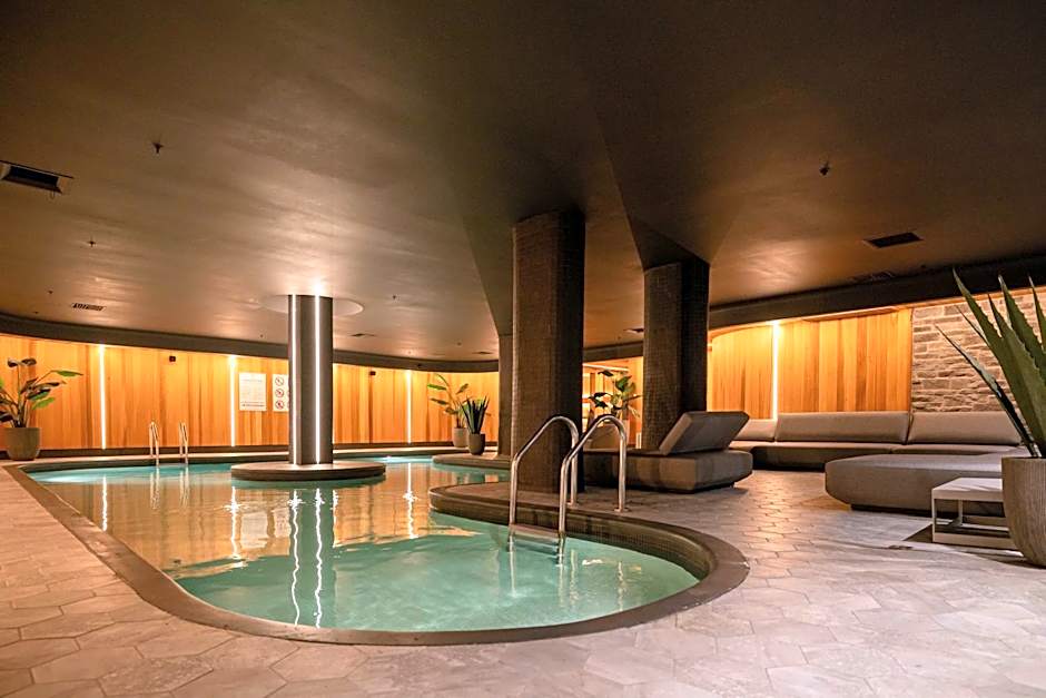 Manoir Victoria Hotel