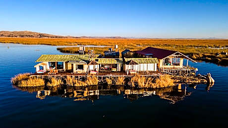 Uros Titicaca Lodge