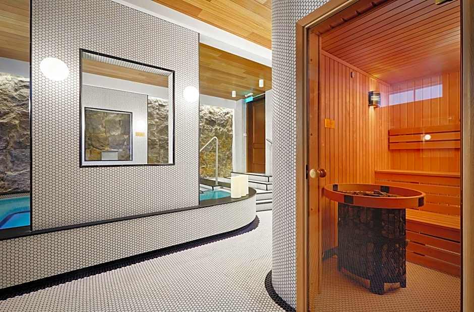 Reykjavik Consulate Hotel, Curio Collection by Hilton