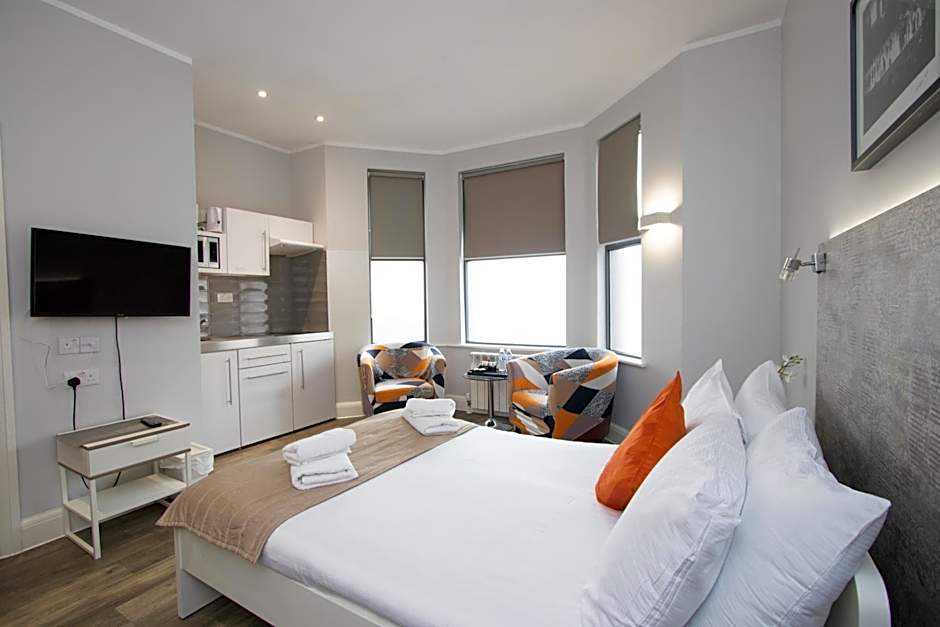 Westciti Caroco Aparthotel