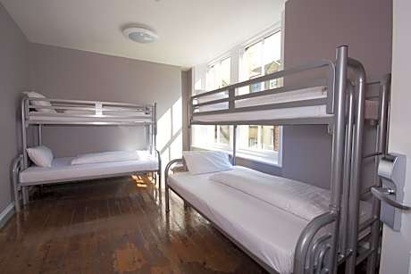 Bed in 4-Bed Mixed Dormitory Room
