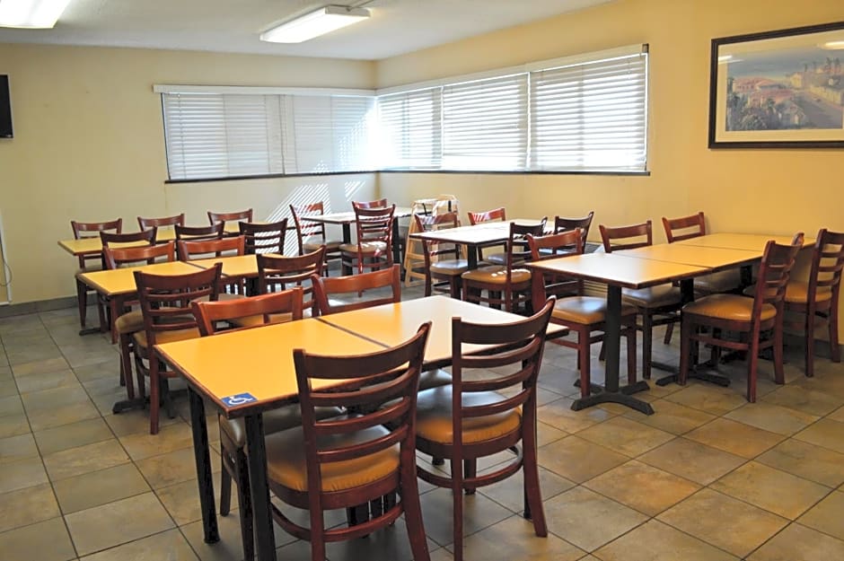 Baymont by Wyndham San Diego Downtown