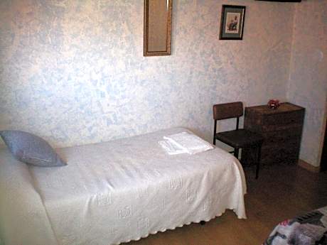 Family Room (5 Adults)