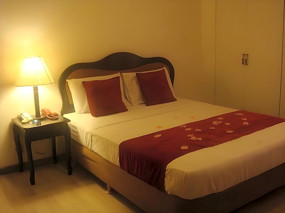 OYO 769 Poblacion Suites Polaris