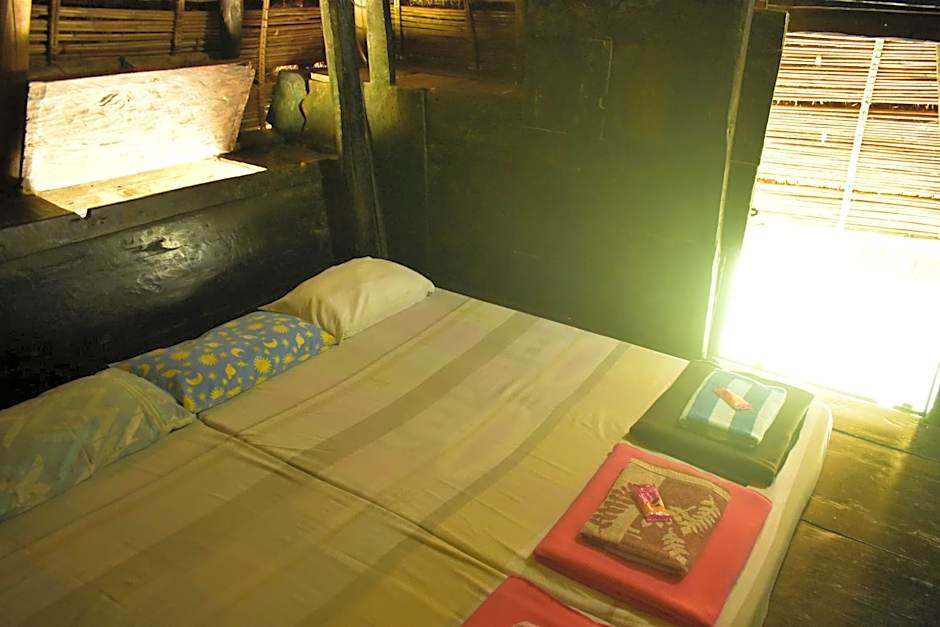 Hiwang Native House Inn & Viewdeck