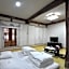Gallery Jin Hanok Guesthouse