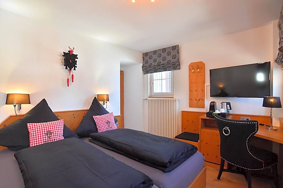 Photo 1 of 10 of Double Room