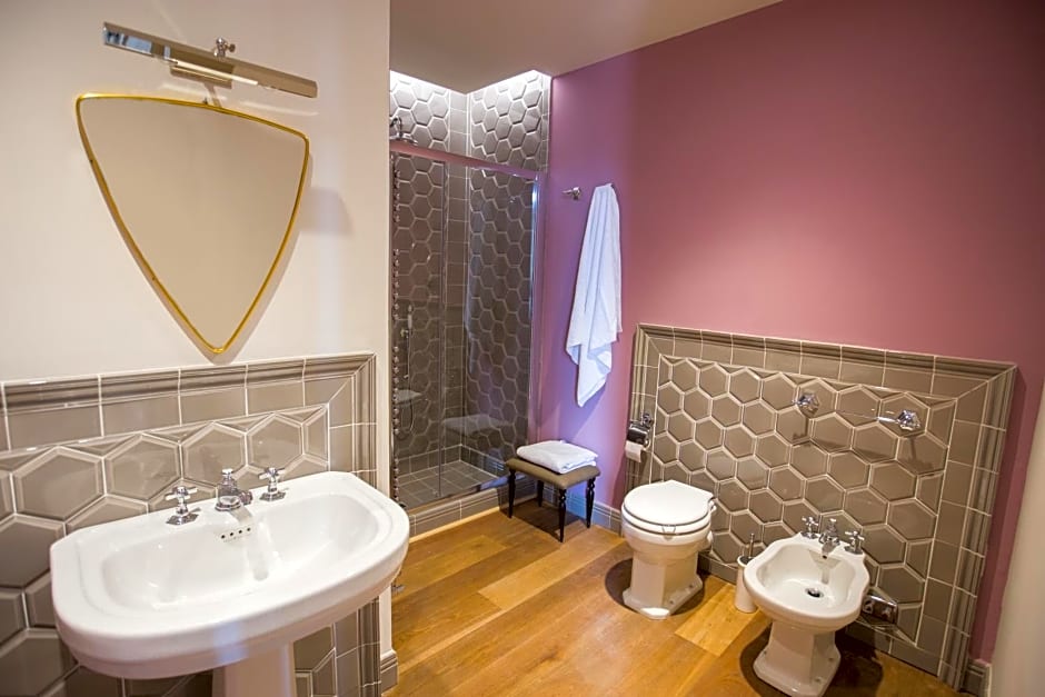 AdAstra Suites