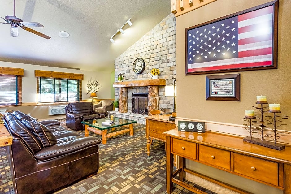 AmericInn by Wyndham Hampton