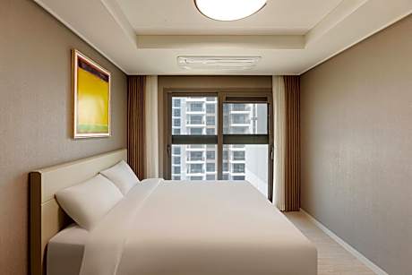 Partial Ocean Terrace Suite Three Room