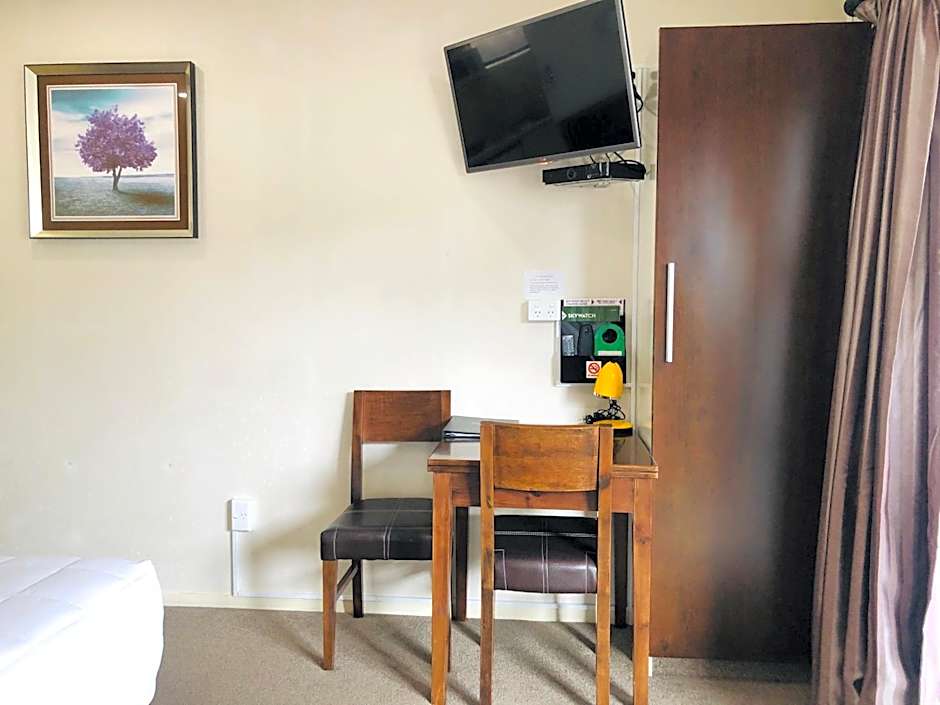 Tudor Court Motor Lodge