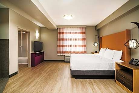 1 King Bed, Sofa Bed, Jetted Tub Suite, Non-Smoking