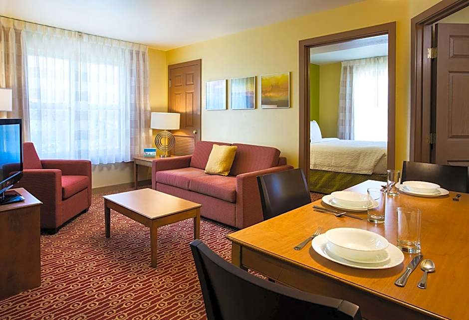 Sonesta Simply Suites Detroit Novi