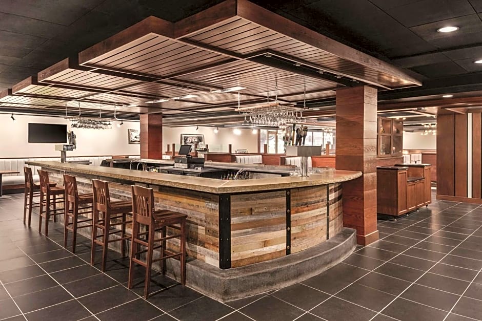 Clarion Hotel Milwaukee Airport