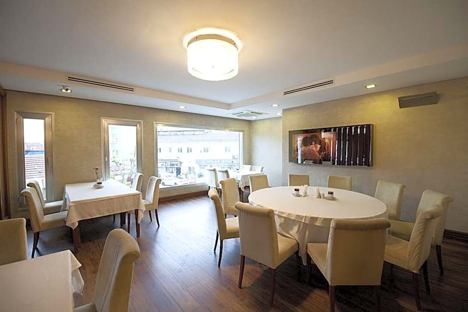 Tugcu Hotel Select