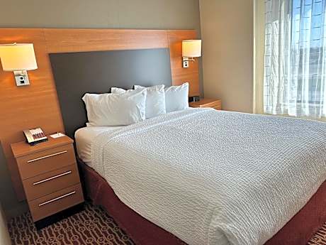 One-Bedroom Suite with City View