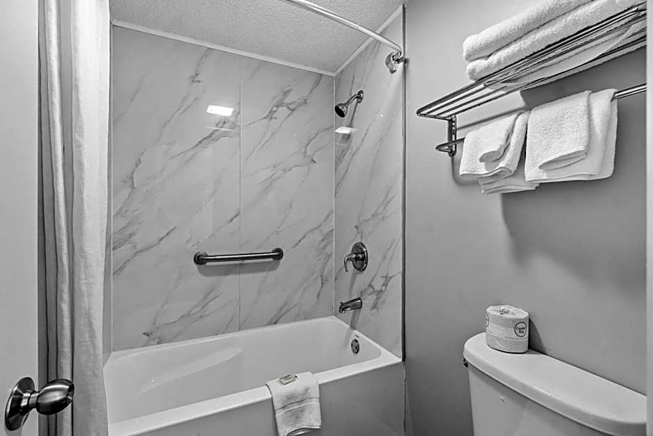 Super 8 by Wyndham Lantana West Palm Beach