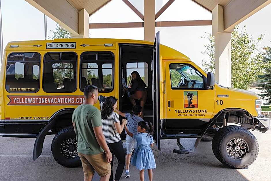 Gray Wolf Inn & Suites