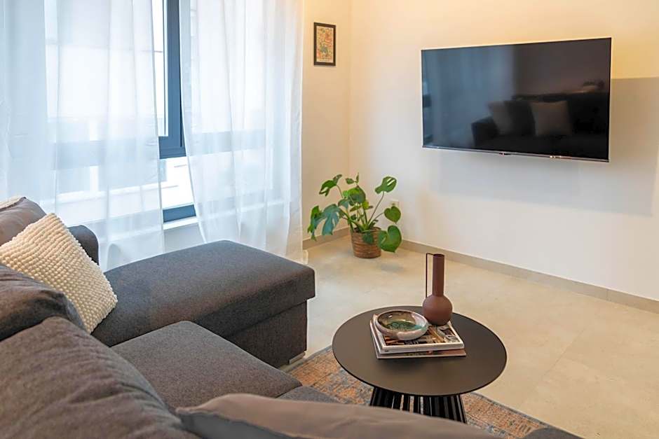 Modern City Residences - Free Private Parking