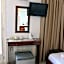 Leonidas Hotel