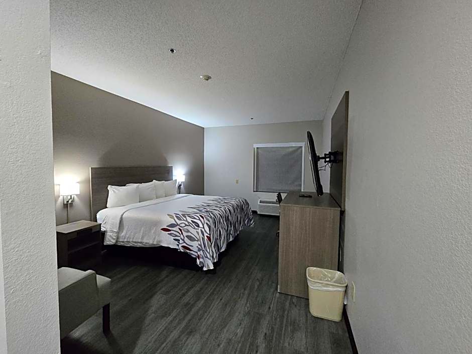 Red Roof Inn & Suites Hinesville
