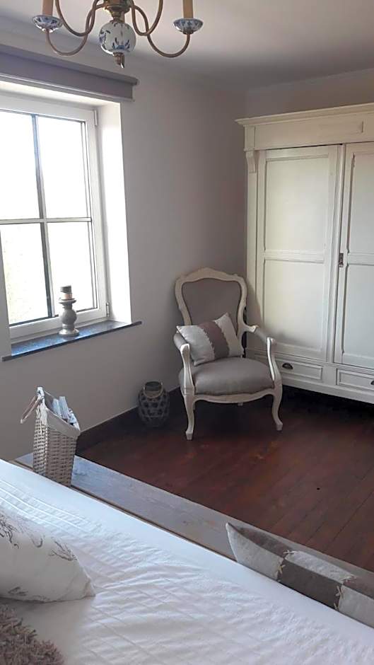 Photo 1 of 5 of Deluxe 1 King Bed