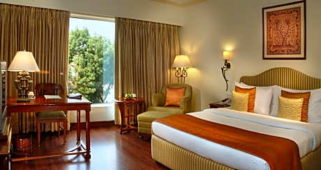 Superior Double or Twin Room - 15% off on F&B (Soft Bev), Happy Hour 2+1