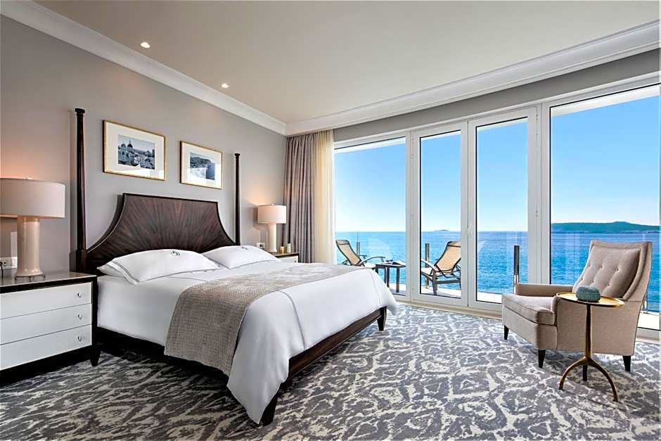 Royal Blue Hotel