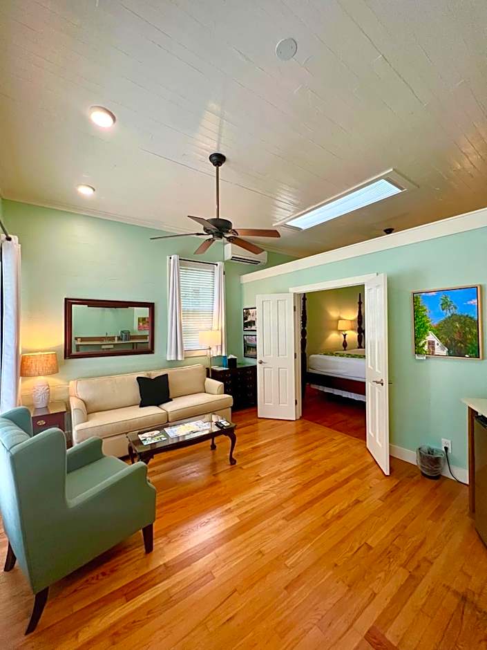 The Porch on Frances Inn - Adults Exclusive