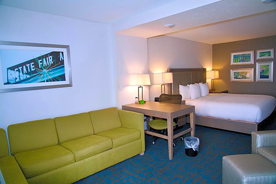 La Quinta Inn & Suites by Wyndham St Paul-Woodbury