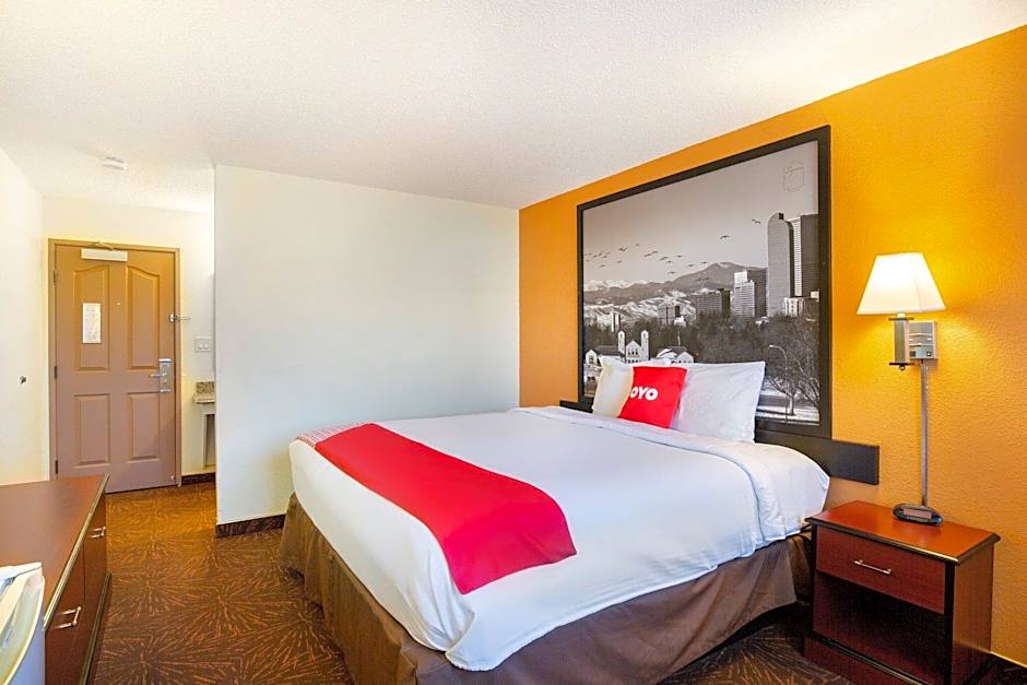 OYO Hotel Castle Rock CO Downtown