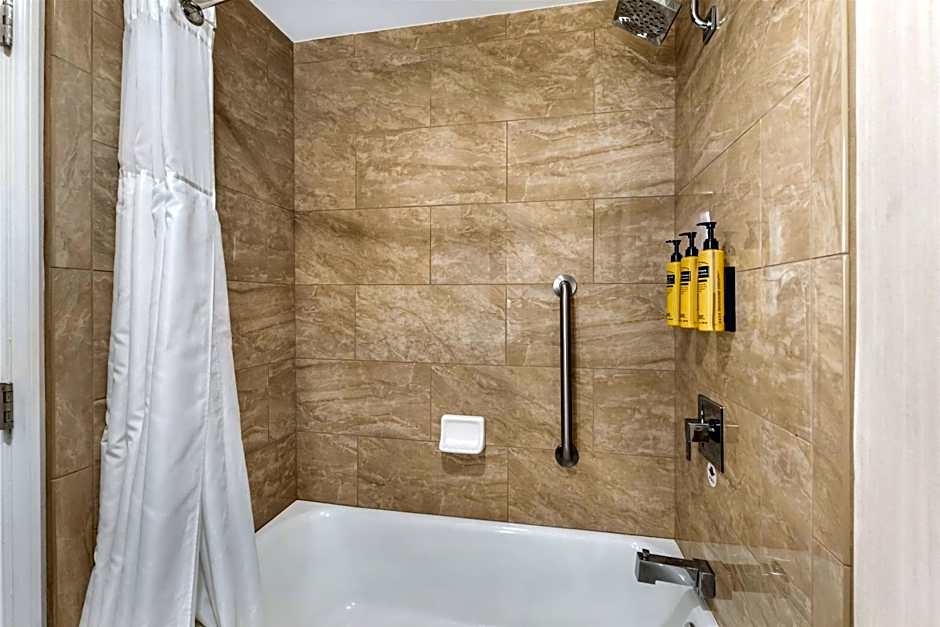 Best Western Plus Carriage Inn