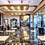 Ultimate Las Vegas Getaway One Bedroom Suite with Balcony, Kitchen, Gym, Pool & Free Parking