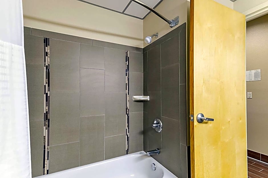 Quality Suites
