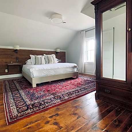 Signature Room, 1 King, Fireplace