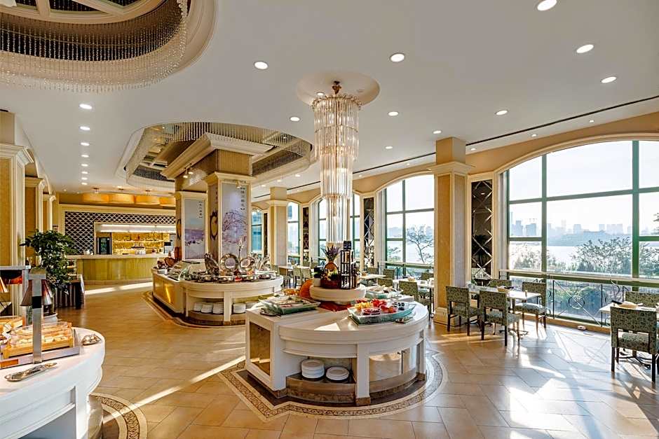 Holiday Inn Wuhan Riverside By IHG