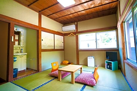 Japanese-Style Twin Room with Shared Bathroom - Non-Smoking(Adult Only)