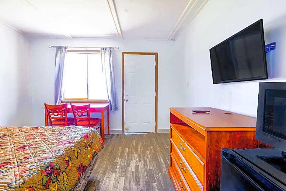 Country Hearth Inn & Suites By OYO Sturgis