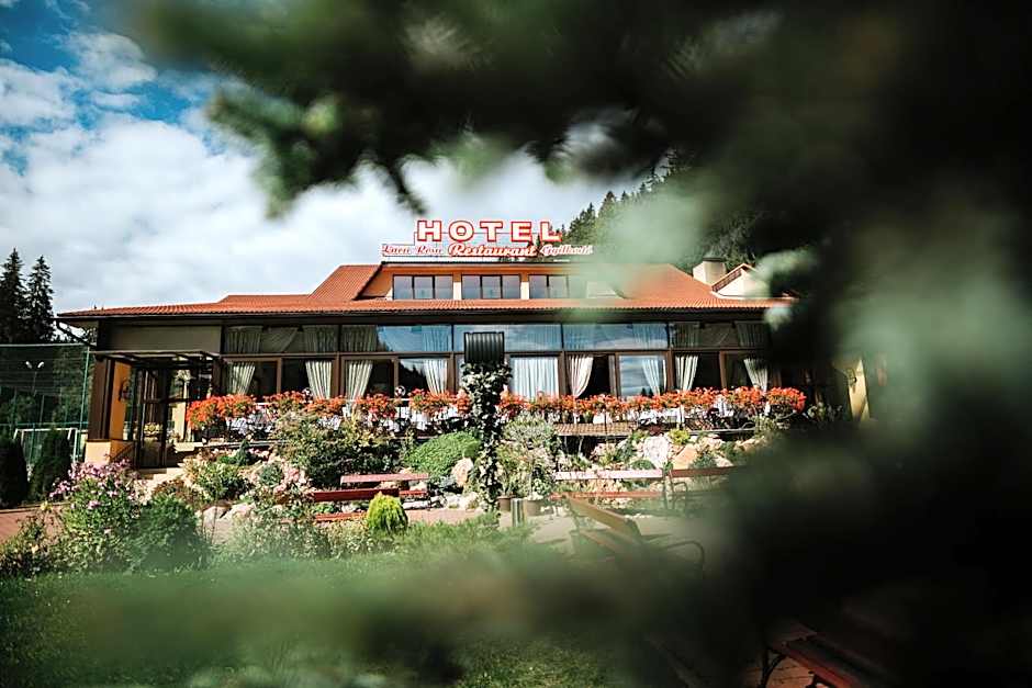 Hotel Lacu Rosu
