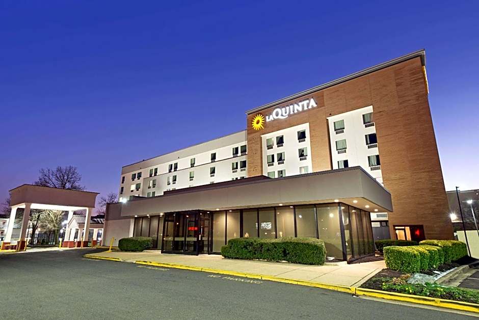 La Quinta Inn & Suites by Wyndham DC Metro Capitol Beltway