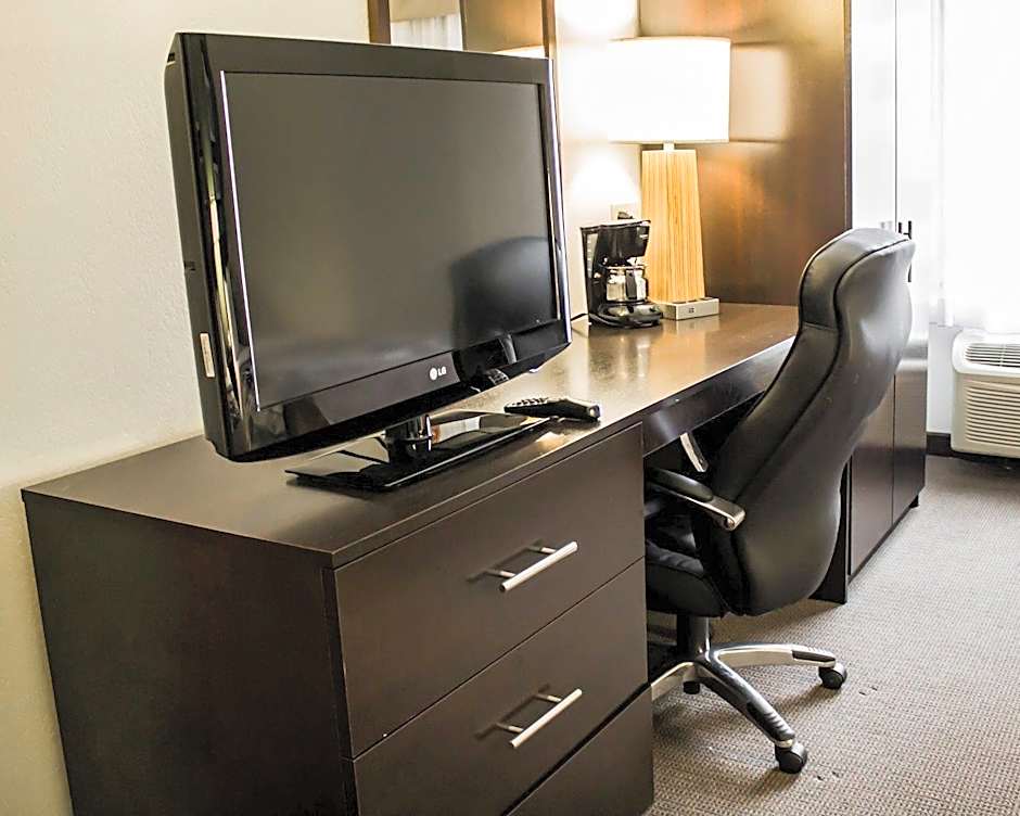 Suburban Studios Johnstown - Richland Town Center